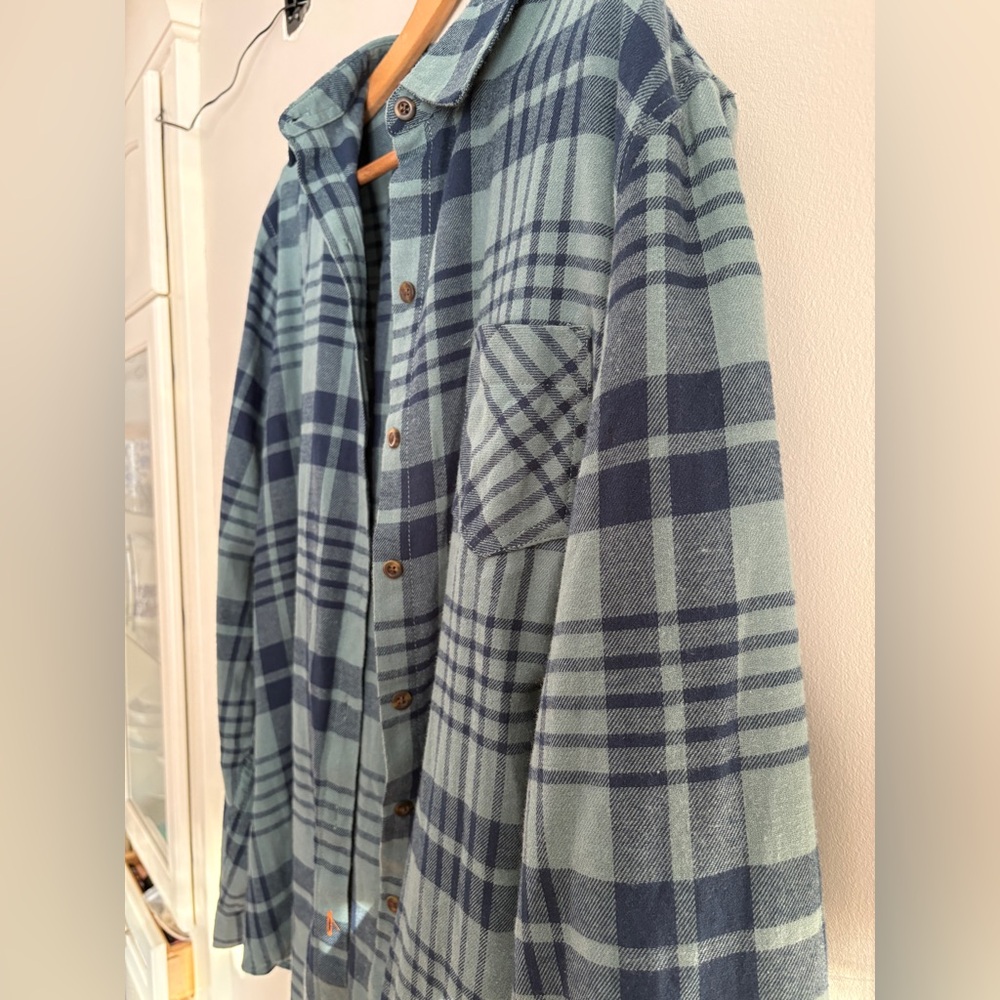 Field & Stream Teal and Navy Plaid Shirt - Picture 4 of 5